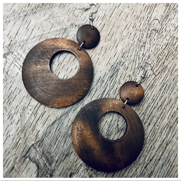 Fabulous Ethnic wood hoop earrings - Picture 5 of 6
